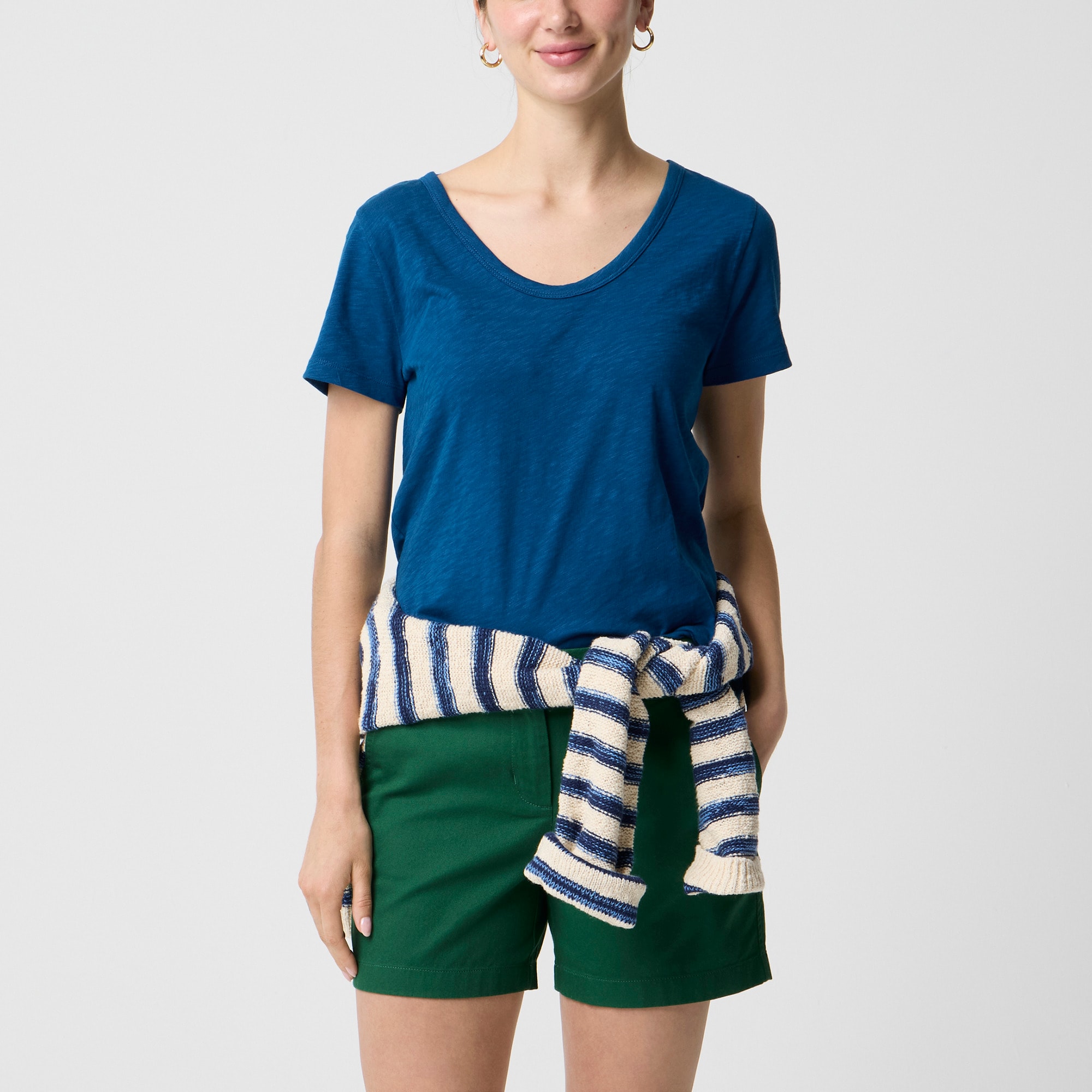  Short-sleeve scoopneck girlfriend tee